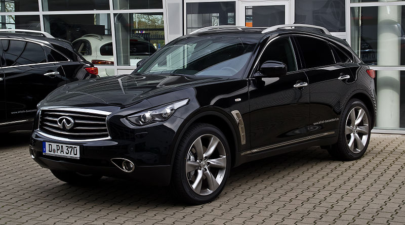 800px-Infiniti_FX50_S_S51_Facelift_–_Frontansicht_28._April_2012_Düsseldorf