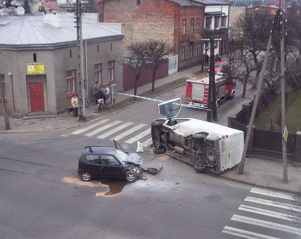 969px-Car_accident_poland_2008